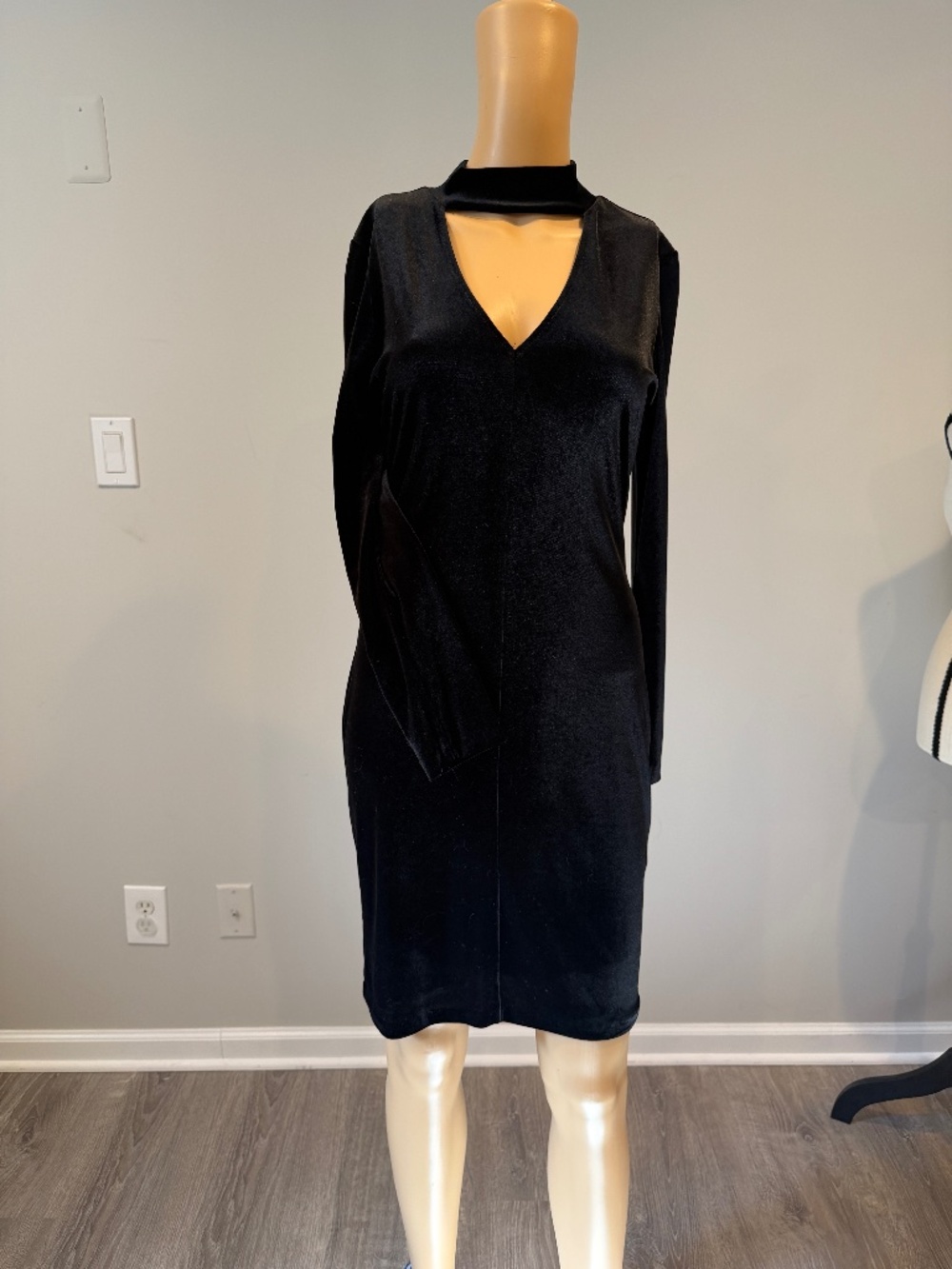 Aqua Black Velvet Dress with Choker-Style Collar SIze M.